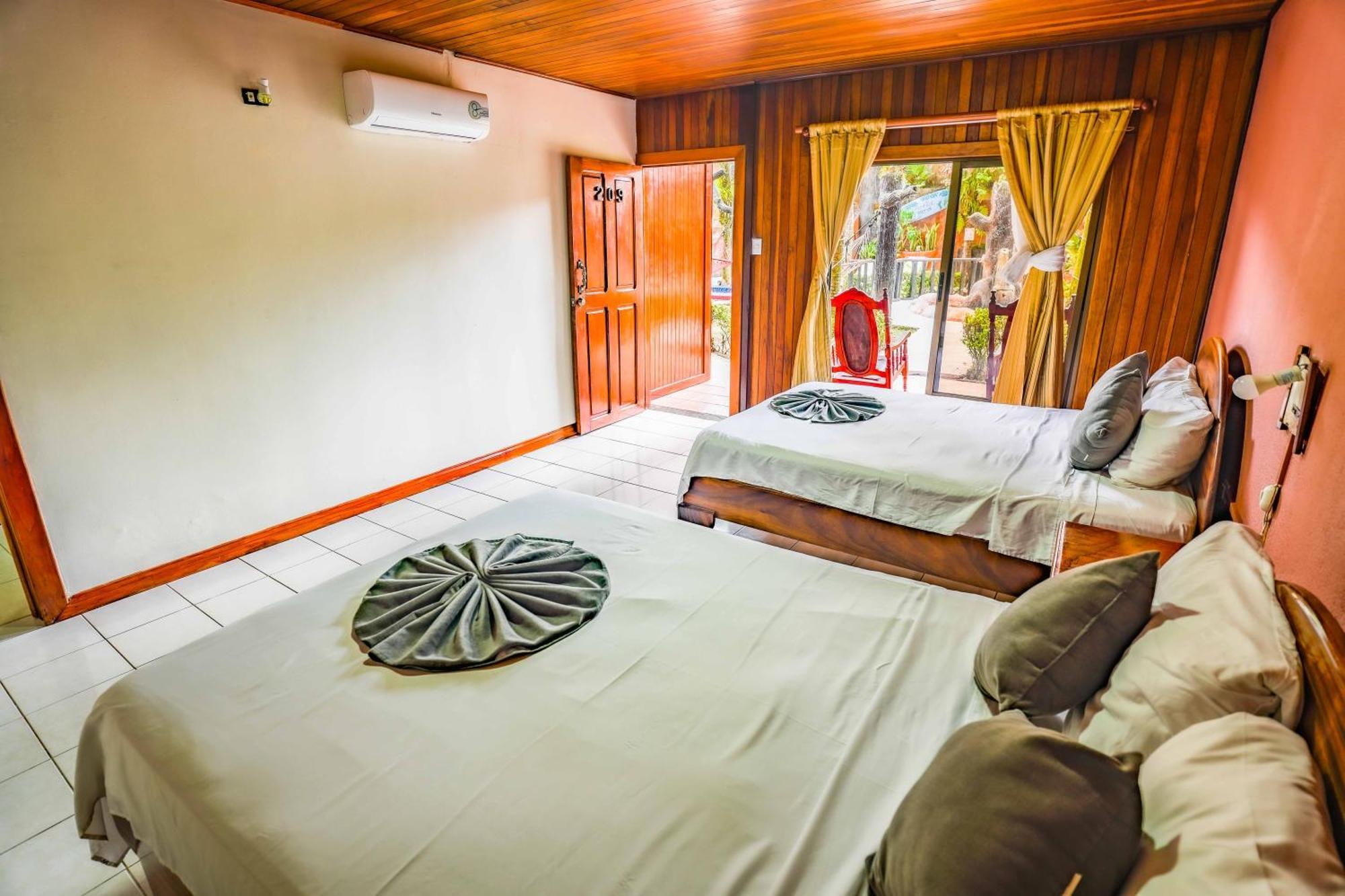 Poshtel Arenal Hostel La Fortuna Екстериор снимка